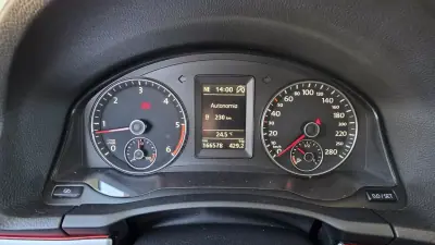 Volkswagen Scirocco 2012 - 13990 EUR, 166000 km - AUTO.MOTO.pt - 166000km - foto 16 de 23