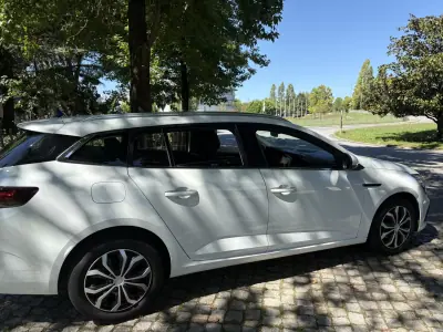 Renault Mégane 2022 - 17500 EUR, 149000 km - 149000km - foto 5 de 18