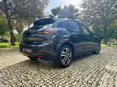 Peugeot 208 2020 - 11990 EUR, 81600 km - AUTO.MOTO.pt - 81600km - foto 6 de 37