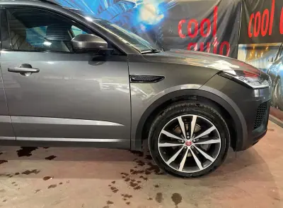 Jaguar E-Pace 2018 - 20899 EUR, 129000 km - 129000km - foto 19 de 48