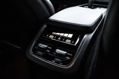 Volvo XC 90 2022 - 47000 EUR, 132399 km - AUTO.MOTO.pt - 132399km - foto 37 de 43
