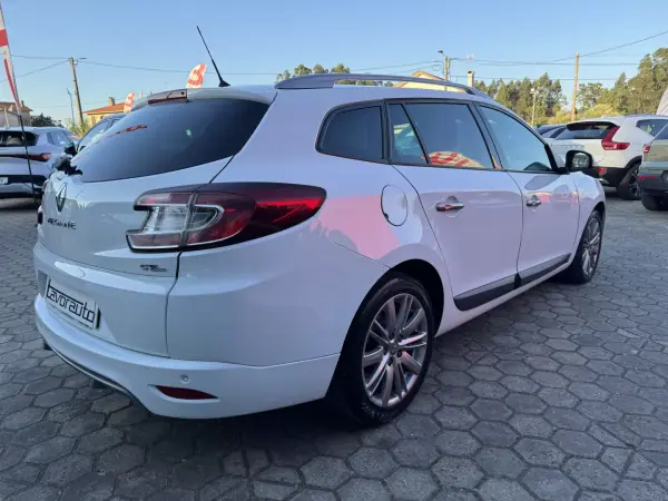 Renault Mégane Sport Tourer 2011 - 8900 EUR, 214000 km - AUTO.MOTO.pt - 214000km - foto 6 de 40