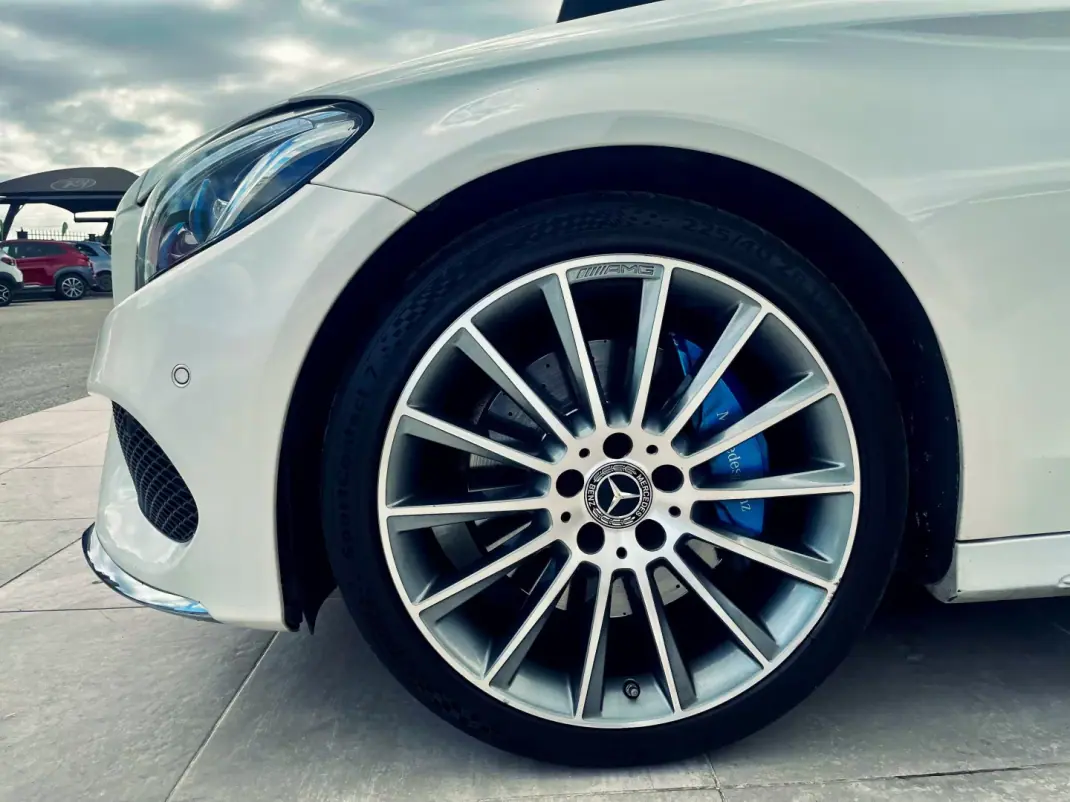 Mercedes-Benz C 350 2017 - 18990 EUR, 253000 km - AUTO.MOTO.pt - 253000km - foto 19 de 20