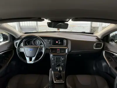 Volvo V40 2014 - 10950 EUR, 203325 km - AUTO.MOTO.pt - 203325km - foto 15 de 32