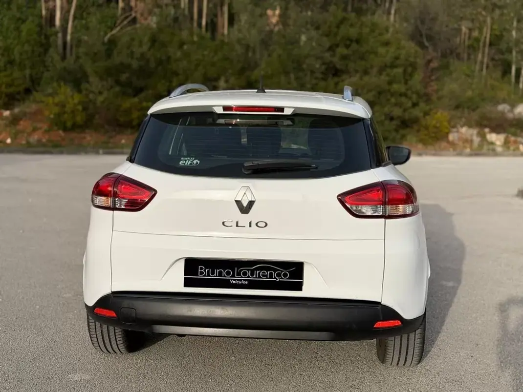 Renault Clio Sport Tourer 2019 - 8900 EUR, 169500 km - AUTO.MOTO.pt - 169500km - foto 12 de 14