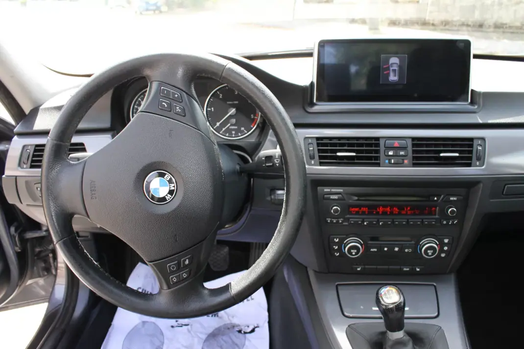 BMW 320 2008 - 8990 EUR, 338000 km - AUTO.MOTO.pt - 338000km - foto 20 de 35