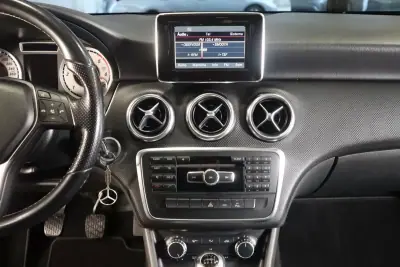 Mercedes-Benz A 180 2014 - 13890 EUR, 163434 km - AUTO.MOTO.pt - 163434km - foto 20 de 21