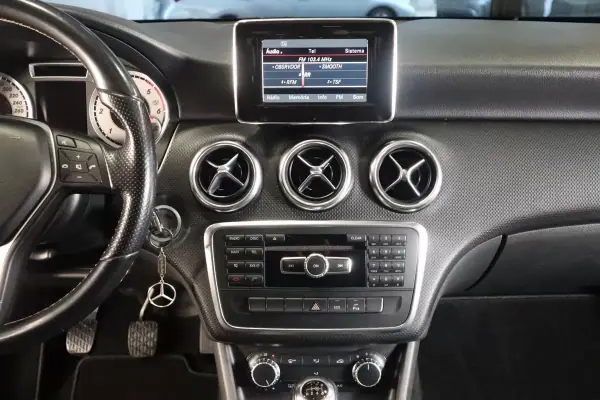 Mercedes-Benz A 180 2014 - 13890 EUR, 163434 km - AUTO.MOTO.pt - 163434km - foto 20 de 21