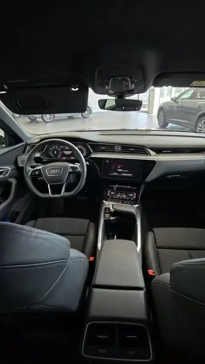 Audi e-tron 2022 - 38500 EUR, 49000 km - AUTO.MOTO.pt - 49000km - foto 9 de 15