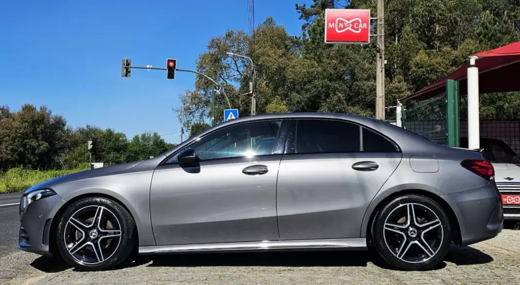Mercedes-Benz A 180 Limousine 2019 - 26500 EUR, 154000 km - AUTO.MOTO.pt - 154000km - foto 3 de 31
