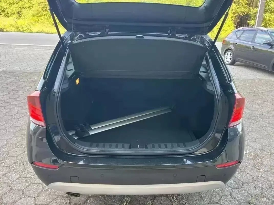 BMW X1 2011 - 12900 EUR, 292000 km - AUTO.MOTO.pt - 292000km - foto 6 de 13