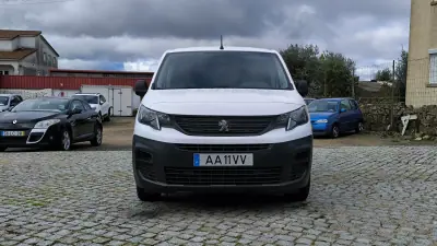 Peugeot PARTNER GIRAFON 2020 - 14490 EUR, 113847 km - AUTO.MOTO.pt - 113847km - foto 3 de 10
