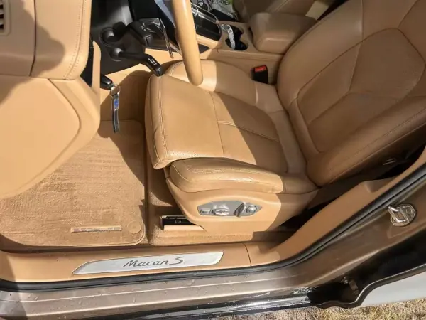 Porsche Macan 2016 - 42900 EUR, 145000 km - AUTO.MOTO.pt - 145000km - foto 10 de 25