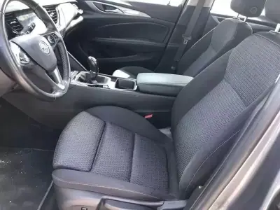 Opel Insignia Sports Tourer 2021 - 13499 EUR, 120000 km - AUTO.MOTO.pt - 120000km - foto 4 de 12
