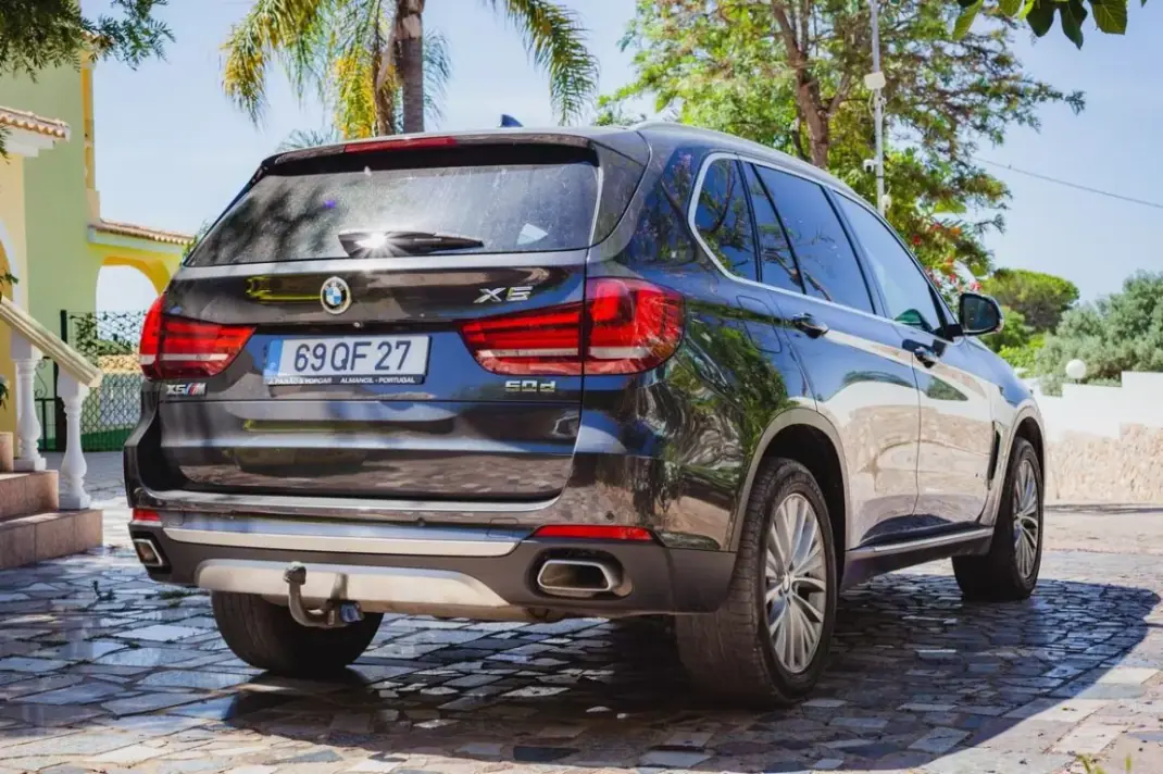 BMW X5 2015 - 43500 EUR, 151421 km - 151421km - foto 5 de 19
