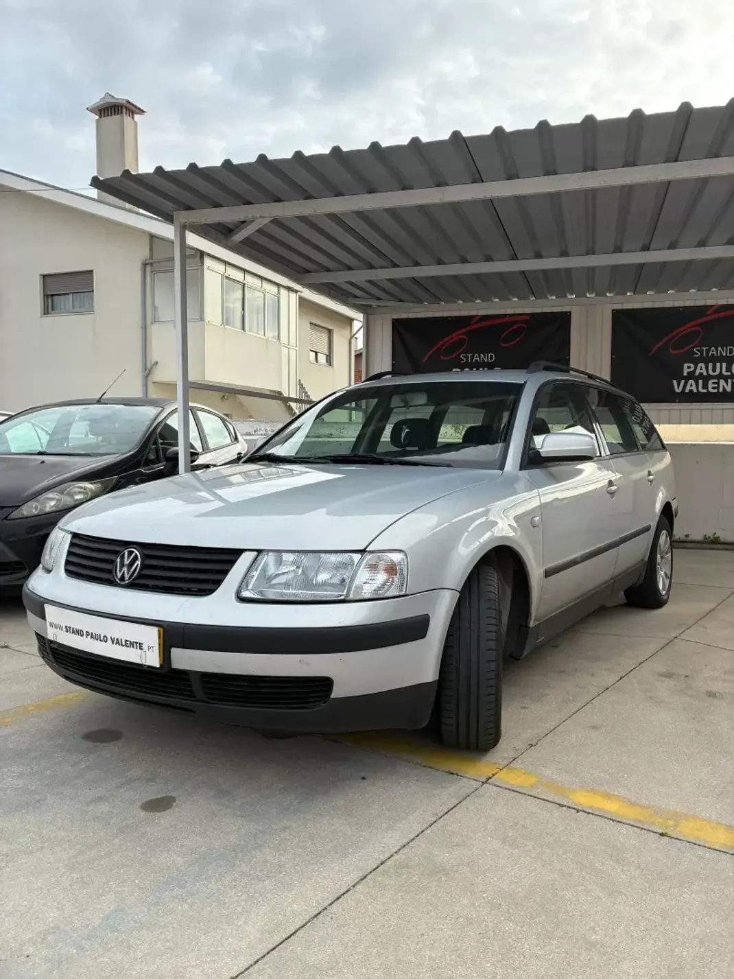 Volkswagen Passat Variant 2000 - 1999 EUR, 500000 km - AUTO.MOTO.pt - 500000km - foto 1 de 20