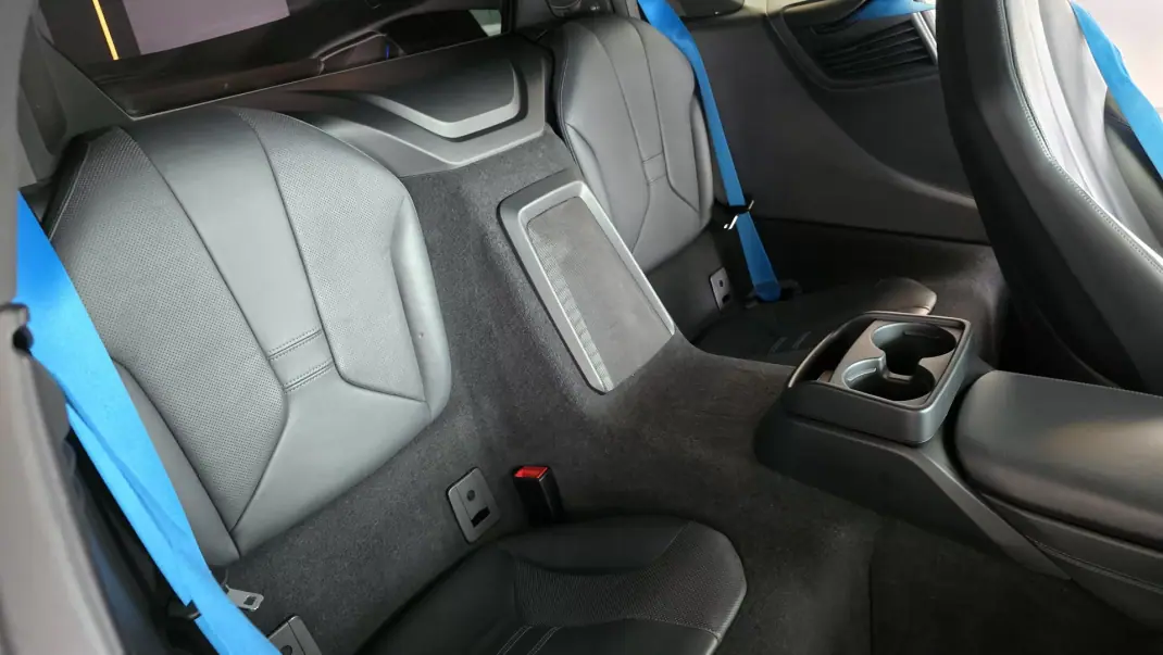 BMW i8 2015 - 62500 EUR, 132830 km - 132830km - foto 46 de 50