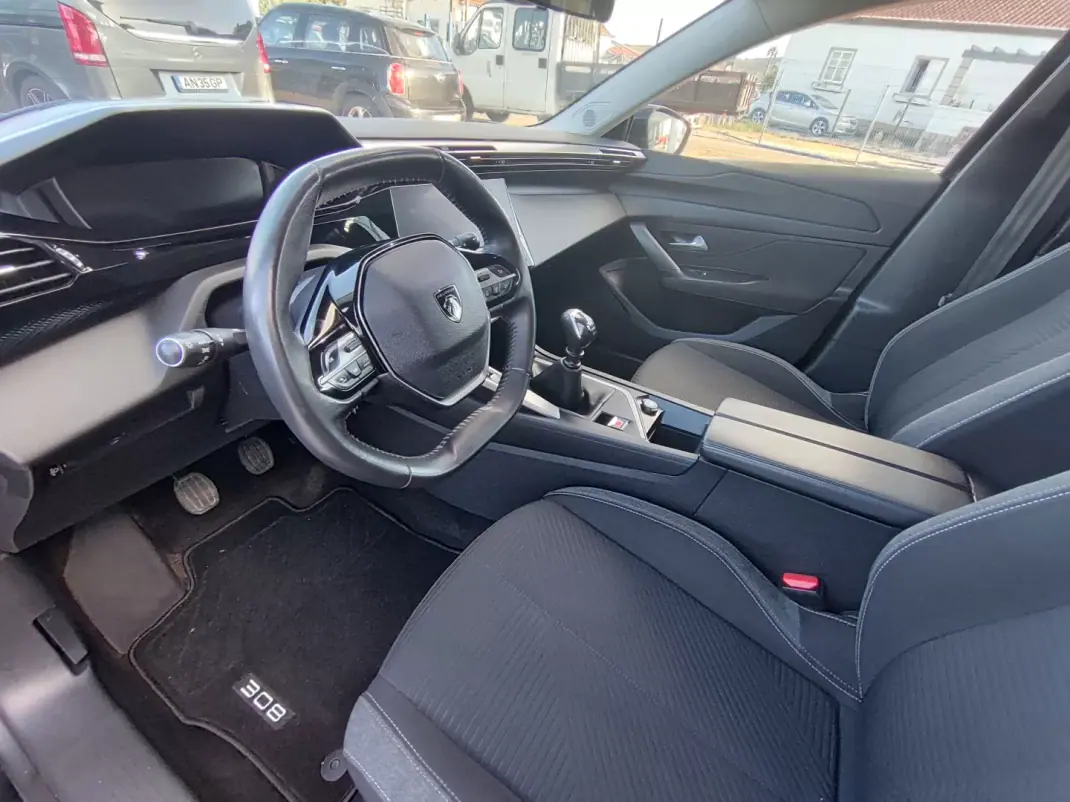 Peugeot 308 SW 2022 - 16990 EUR, 190000 km - AUTO.MOTO.pt - 190000km - foto 11 de 17