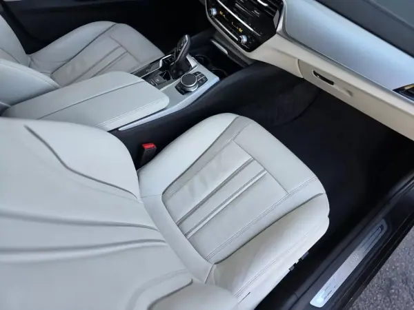 BMW 520 2021 - 35500 EUR, 95000 km - AUTO.MOTO.pt - 95000km - foto 19 de 34