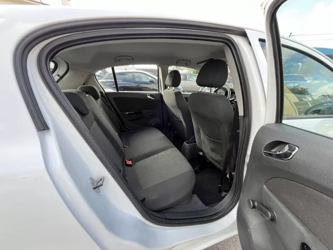 Opel Corsa 2011 - 6450 EUR, 117000 km - AUTO.MOTO.pt - 117000km - foto 30 de 50