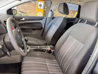 Ford Focus SW 2008 - 5990 EUR, 299000 km - AUTO.MOTO.pt - 299000km - foto 7 de 13
