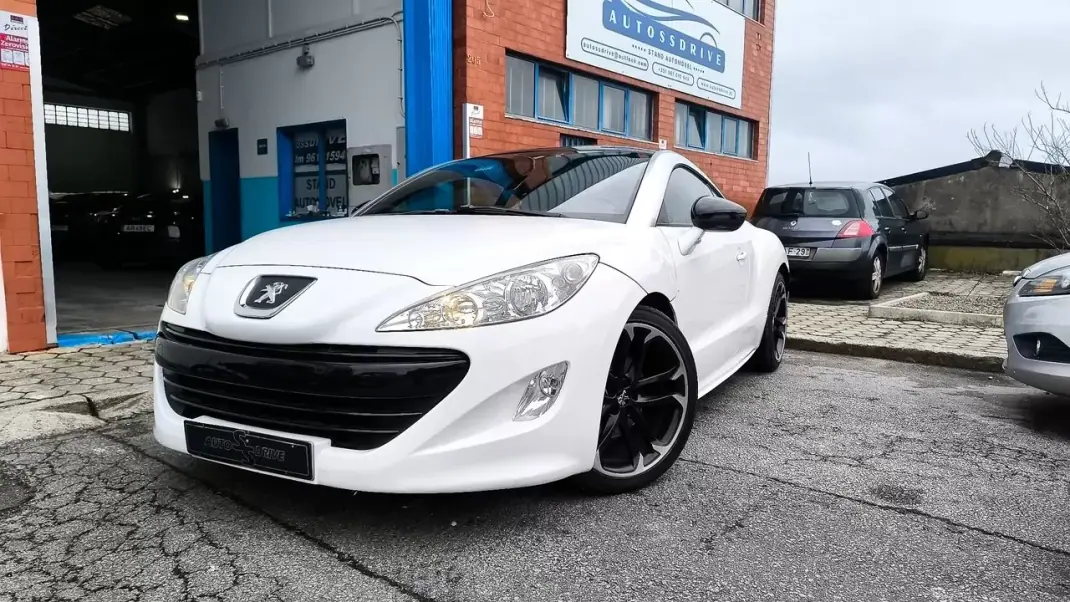 Peugeot RCZ 2011 - 11500 EUR, 126000 km - AUTO.MOTO.pt - 126000km - foto 5 de 14