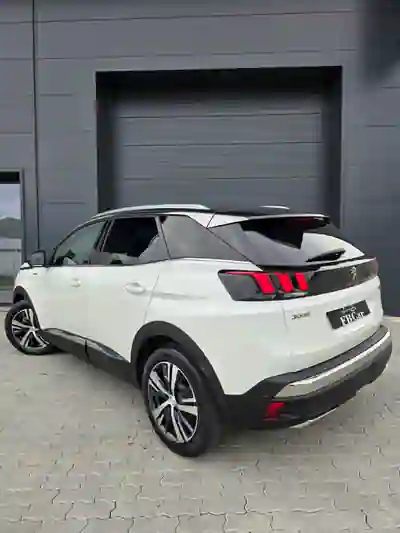 Peugeot 3008 2018 - 22290 EUR, 95000 km - AUTO.MOTO.pt - 95000km - foto 6 de 10