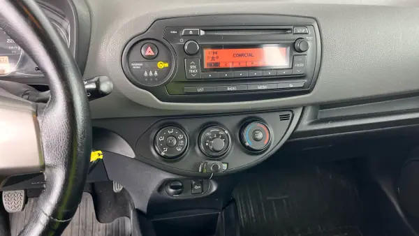 Toyota Yaris 2015 - 7950 EUR, 332062 km - AUTO.MOTO.pt - 332062km - foto 8 de 10