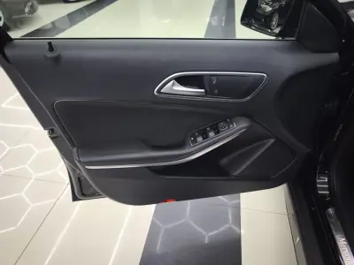 Mercedes-Benz GLA 200 2014 - 22950 EUR, 245585 km - AUTO.MOTO.pt - 245585km - foto 21 de 45