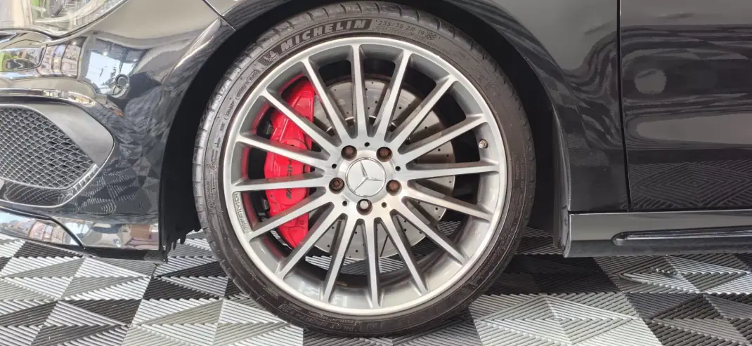 Mercedes-Benz CLA 45 AMG 2014 - 29990 EUR, 169000 km - AUTO.MOTO.pt - 169000km - foto 13 de 43