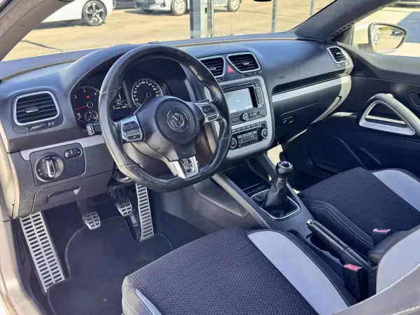 Volkswagen Scirocco 2012 - 13990 EUR, 210000 km - AUTO.MOTO.pt - 210000km - foto 8 de 19