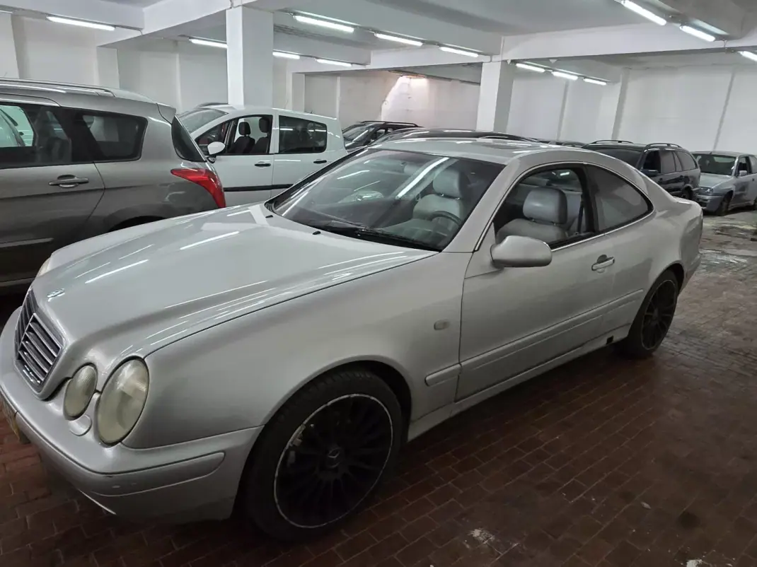 Mercedes-Benz CLK 200 1998 - 6000 EUR, 217984 km - AUTO.MOTO.pt - 217984km - foto 1 de 18