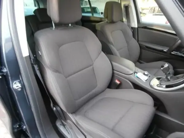Renault Espace 2018 - 22600 EUR, 151275 km - AUTO.MOTO.pt - 151275km - foto 31 de 34