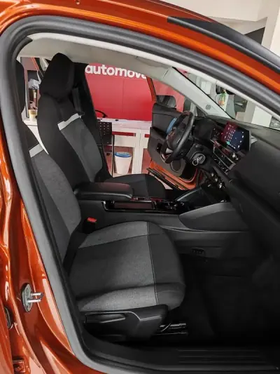 Citroën e-C4 2022 - 18500 EUR, 29900 km - AUTO.MOTO.pt - 29900km - foto 18 de 32