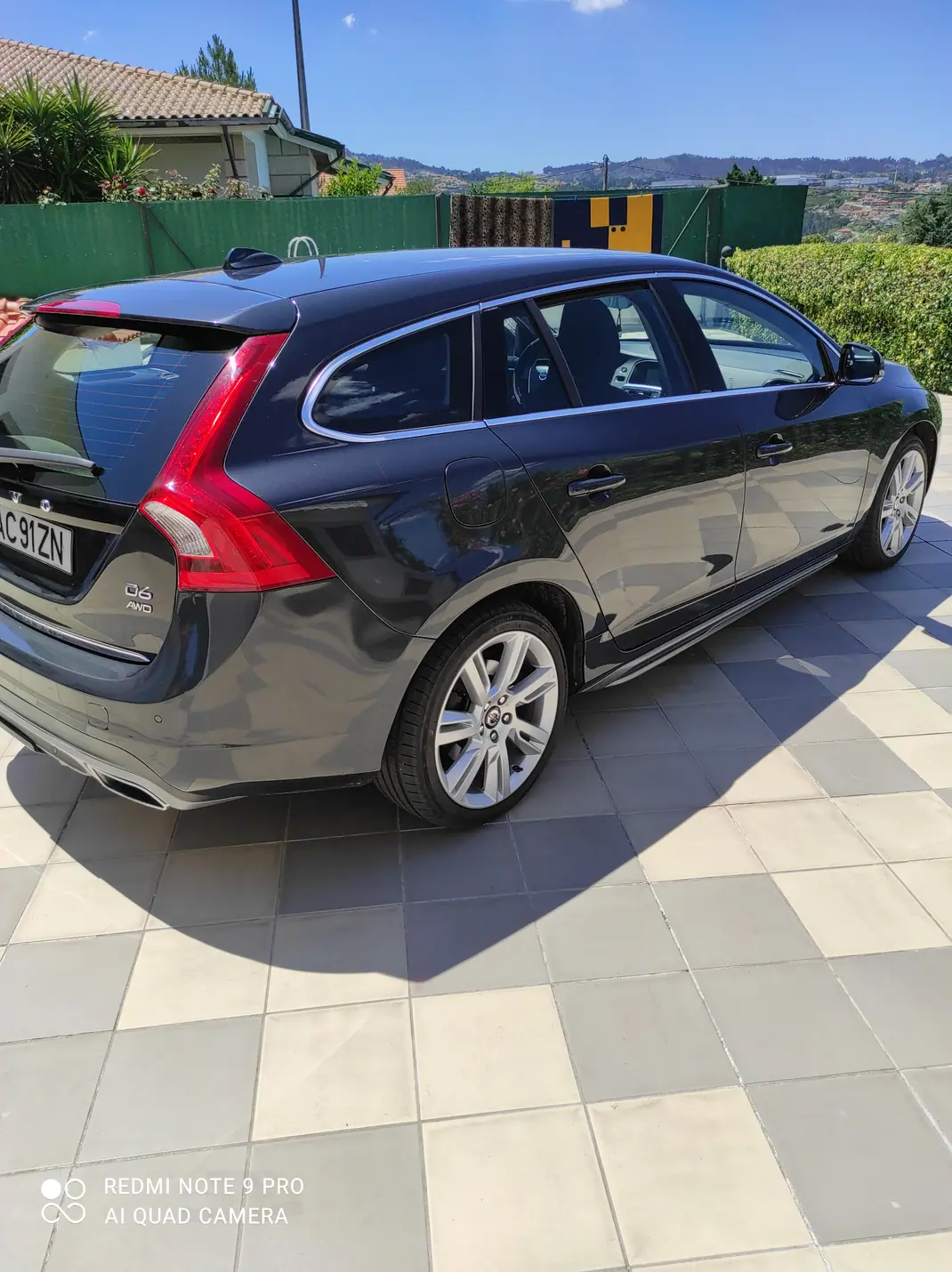 Volvo V60 2015 - 12500 EUR, 175000 km - AUTO.MOTO.pt - 175000km - foto 4 de 13
