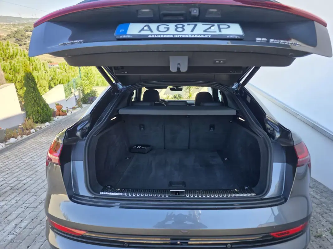 Audi e-tron 2021 - 32900 EUR, 120000 km - 120000km - foto 49 de 51