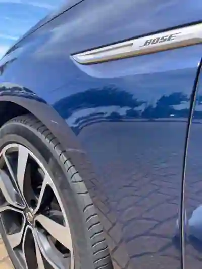 Renault Mégane Sport Tourer 2019 - 15950 EUR, 16000 km - AUTO.MOTO.pt - 16000km - foto 6 de 12