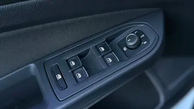 Volkswagen Golf 2021 - 39900 EUR, 55600 km - AUTO.MOTO.pt - 55600km - foto 24 de 26