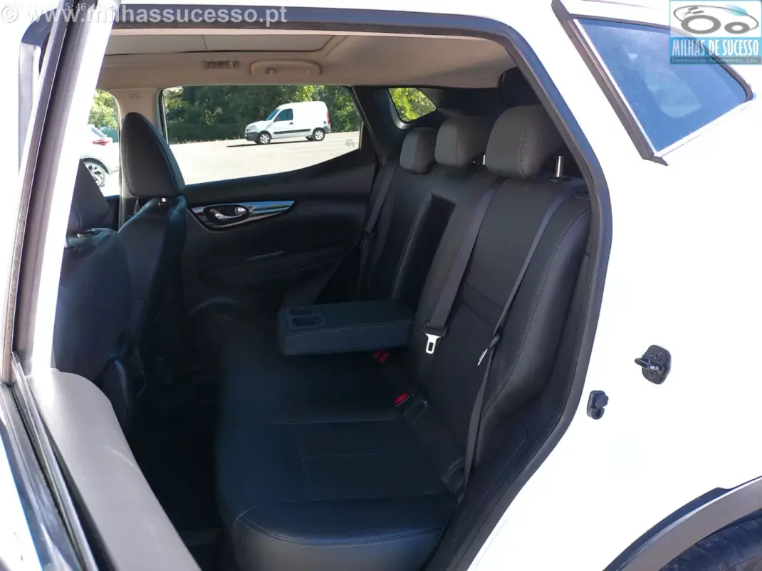 Nissan Qashqai 2015 - 12850 EUR, 212000 km - 212000km - foto 13 de 31