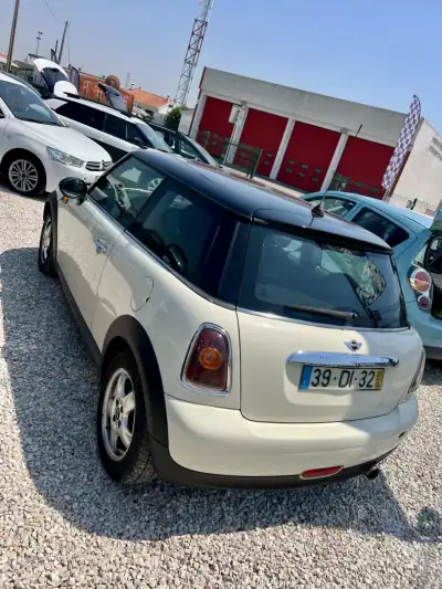 MINI Cooper 2007 - 7399 EUR, 148000 km - AUTO.MOTO.pt - 148000km - foto 4 de 8