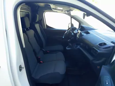 Peugeot Partner 2019 - 11490 EUR, 130000 km - 130000km - foto 11 de 17