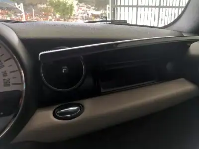 MINI Cooper 2013 - 12900 EUR, 166000 km - AUTO.MOTO.pt - 166000km - foto 16 de 17