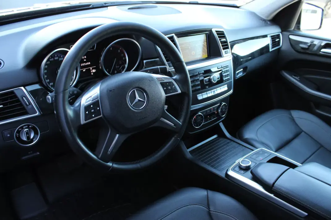 Mercedes-Benz ML 350 2012 - 22500 EUR, 212000 km - 212000km - foto 13 de 28