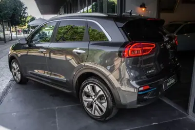 Kia e-Niro 2022 — photo 2 of 36