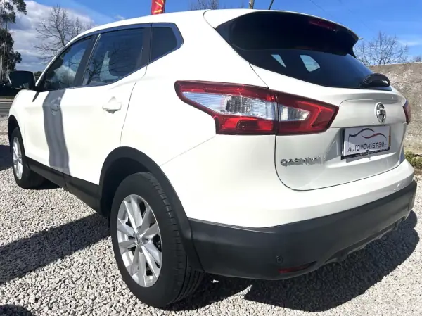 Nissan Qashqai 2017 - 17750 EUR, 67800 km - AUTO.MOTO.pt - 67800km - foto 3 de 17