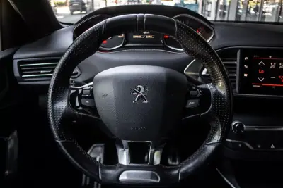 Peugeot 308 2019 - 9450 EUR, 239865 km - 239865km - foto 9 de 33