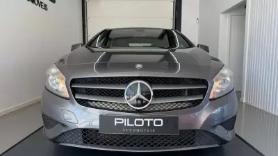 Mercedes-Benz A 180 2013 - 12990 EUR, 237399 km - AUTO.MOTO.pt - 237399km - foto 3 de 28