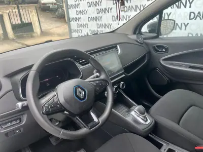 Renault Zoe 2020 - 13500 EUR, 69000 km - AUTO.MOTO.pt - 69000km - foto 9 de 12