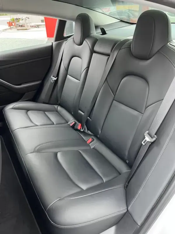 Tesla Model 3 2020 - 23000 EUR, 81000 km - AUTO.MOTO.pt - 81000km - foto 14 de 17
