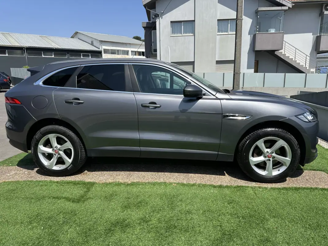 Jaguar F-Pace 2018 - 22500 EUR, 146000 km - 146000km - foto 16 de 69